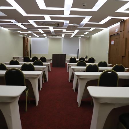 Ramada By Wyndham Manaus Torres Center Hotel Exterior photo